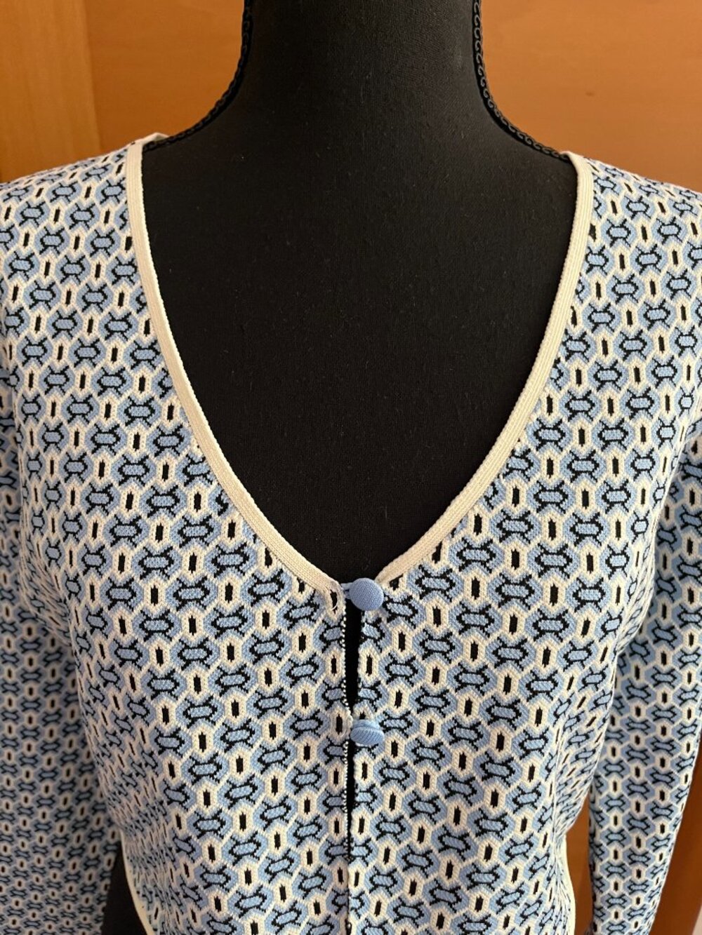 Zara Cropped Knit Cardigan w/ Flared Long Sleeves in Geometric Blue Print NWOT - Picture 4 of 6